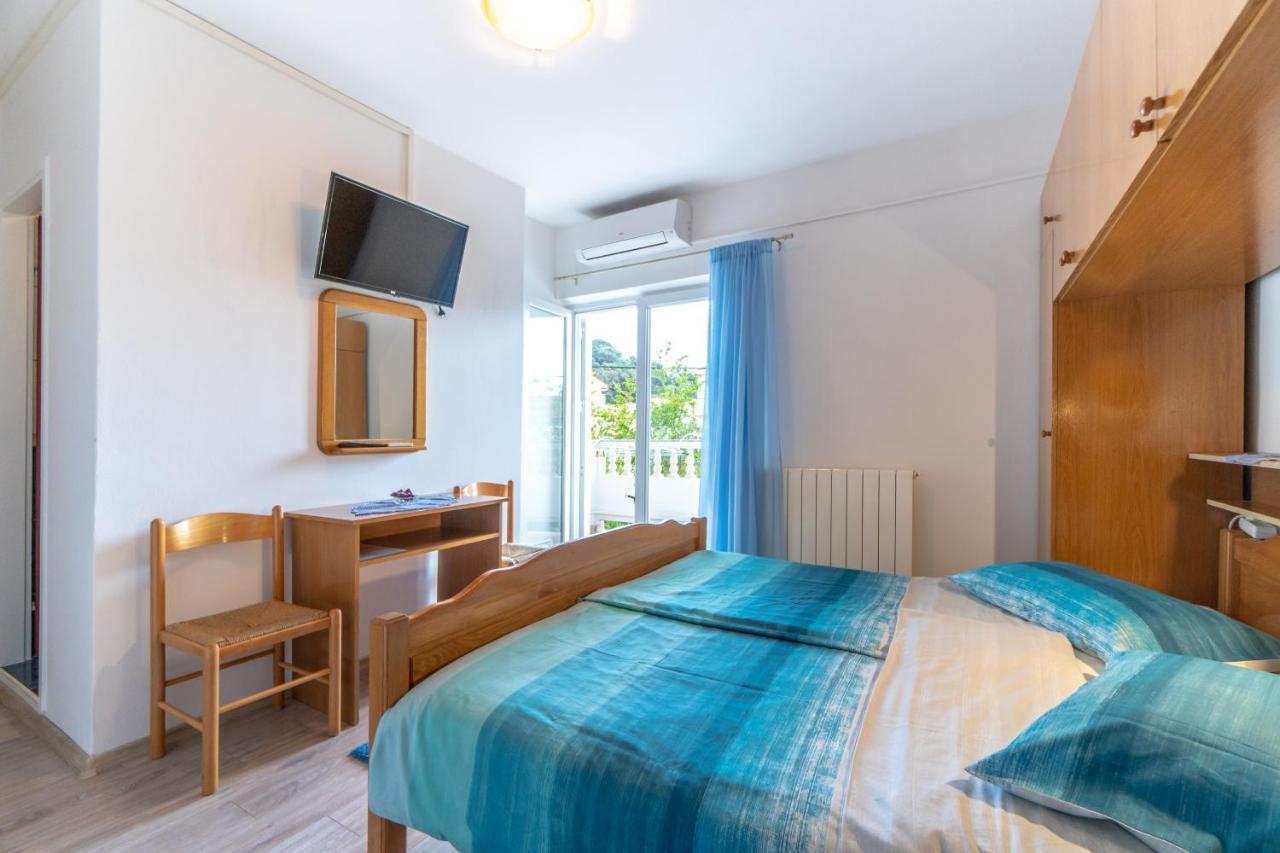 Apartments And Rooms By The Sea Palit, Rab - 5010 ภายนอก รูปภาพ