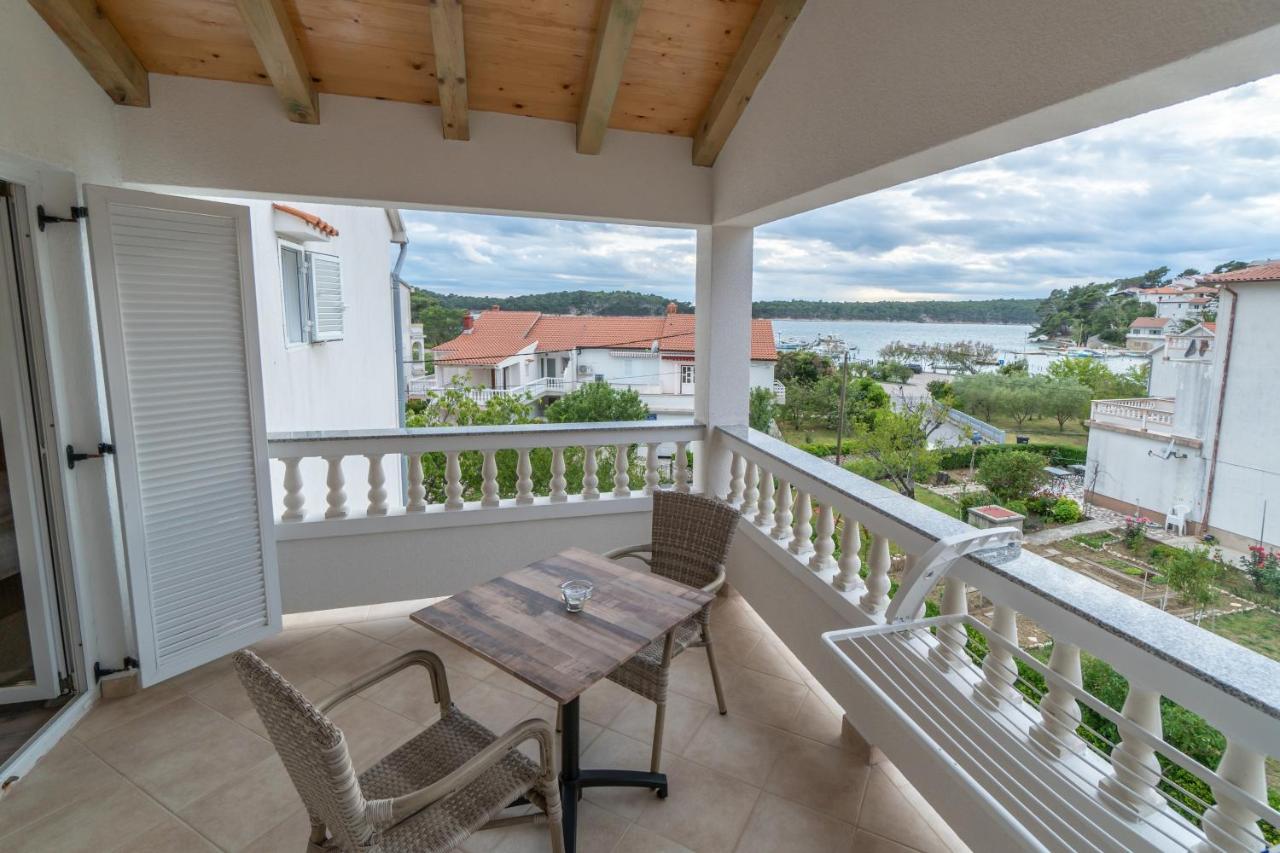 Apartments And Rooms By The Sea Palit, Rab - 5010 ภายนอก รูปภาพ