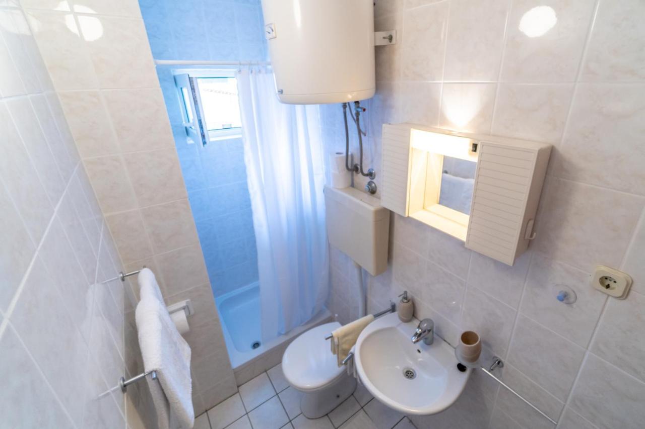 Apartments And Rooms By The Sea Palit, Rab - 5010 ภายนอก รูปภาพ