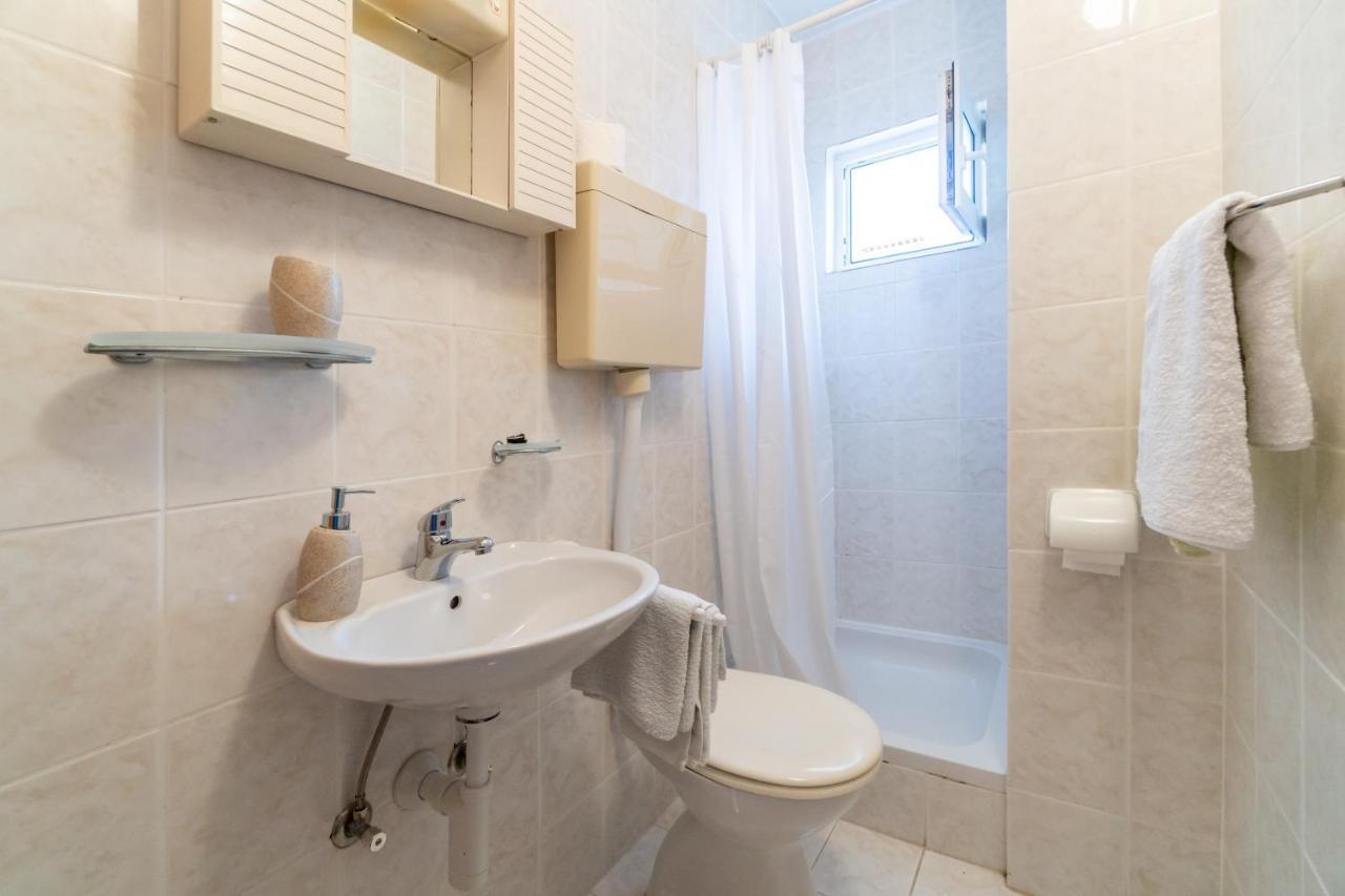 Apartments And Rooms By The Sea Palit, Rab - 5010 ภายนอก รูปภาพ