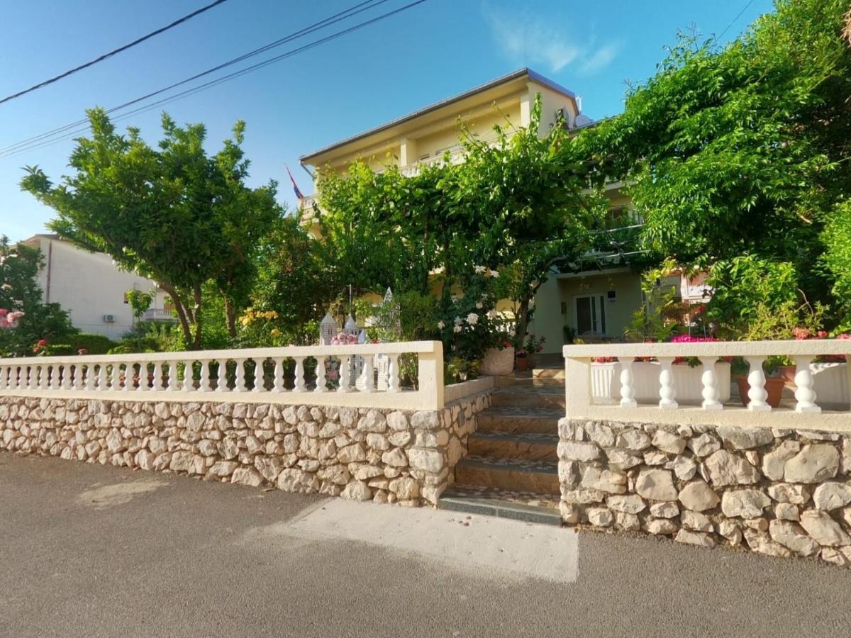 Apartments And Rooms By The Sea Palit, Rab - 5010 ภายนอก รูปภาพ