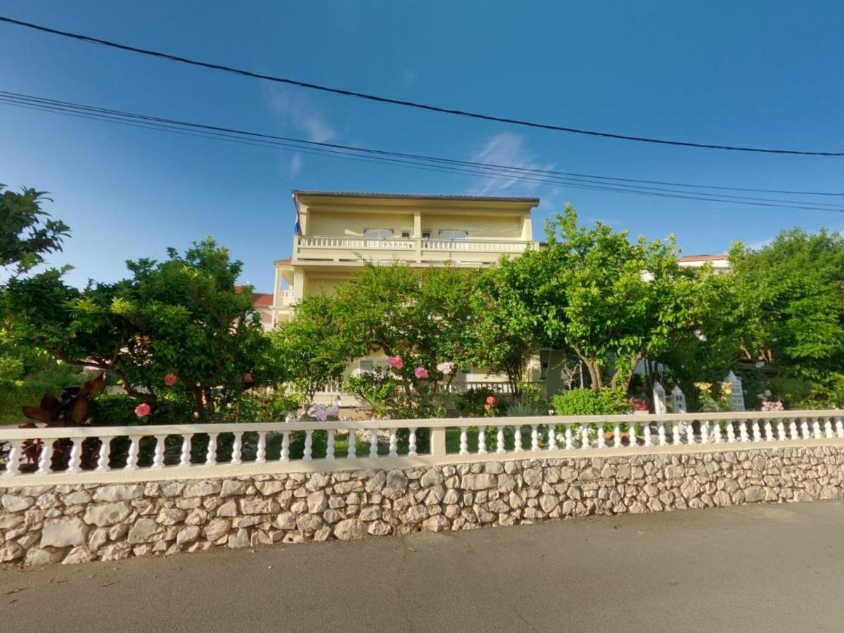Apartments And Rooms By The Sea Palit, Rab - 5010 ภายนอก รูปภาพ