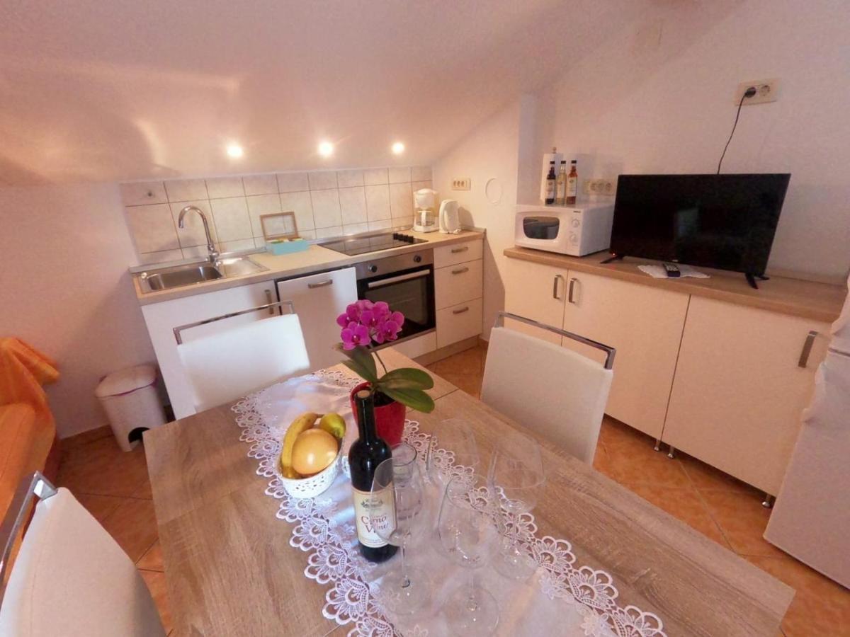 Apartments And Rooms By The Sea Palit, Rab - 5010 ภายนอก รูปภาพ