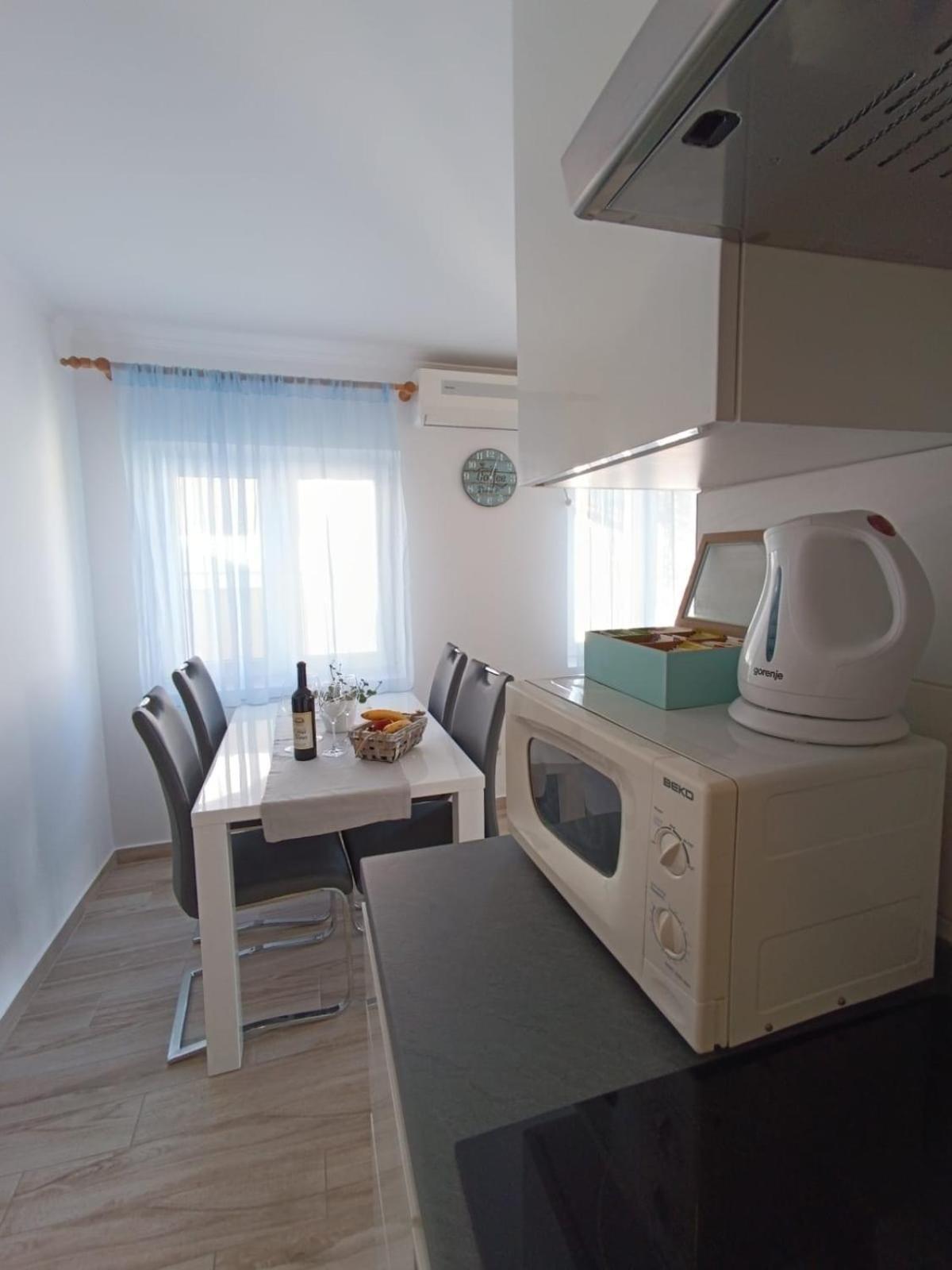 Apartments And Rooms By The Sea Palit, Rab - 5010 ห้อง รูปภาพ