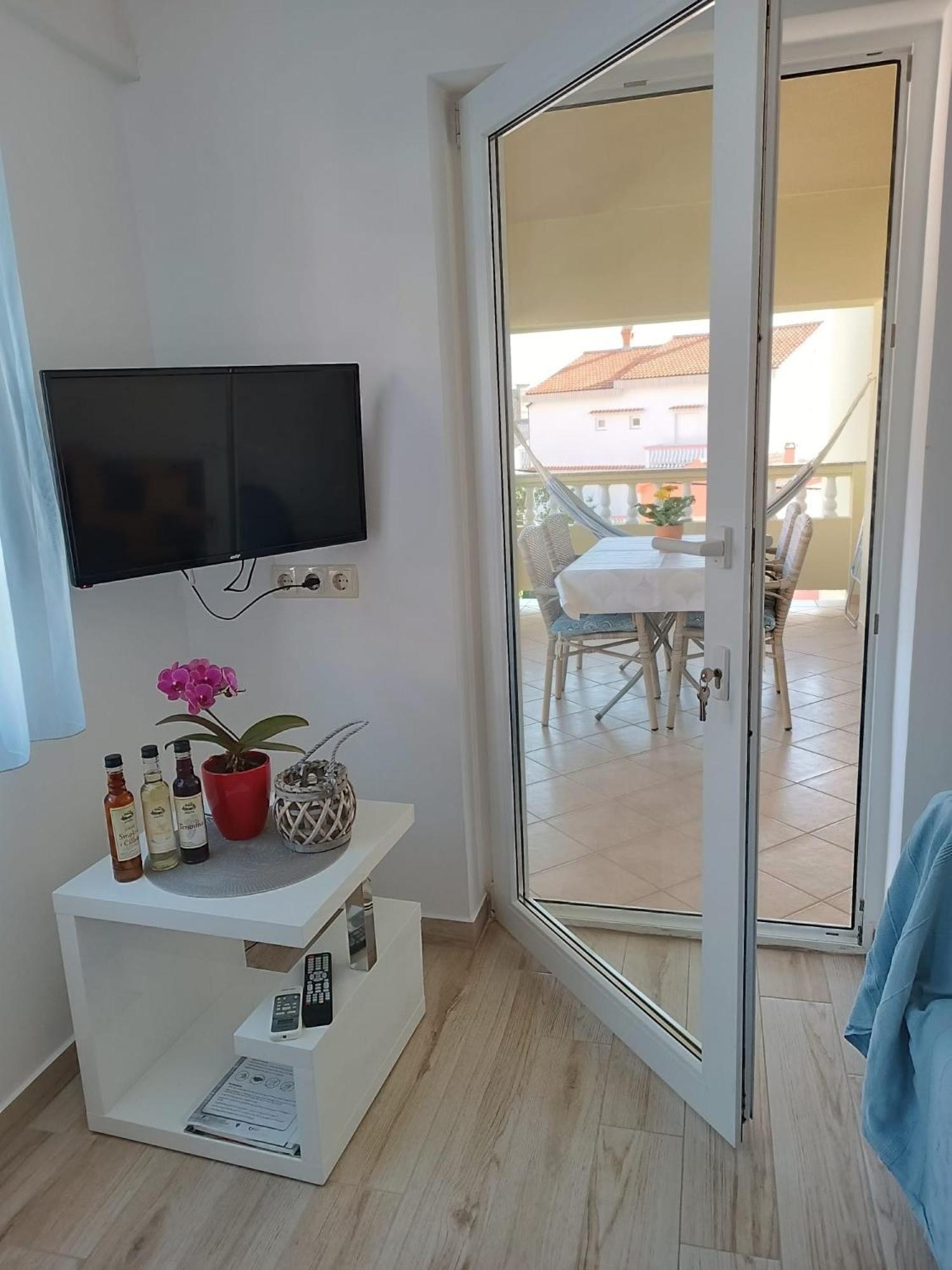 Apartments And Rooms By The Sea Palit, Rab - 5010 ห้อง รูปภาพ